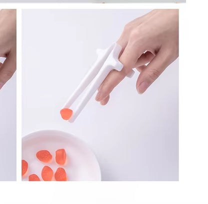 Finger Chopsticks Portable Potato Chip Snack Clip Lazy Assistant Easy to Operate Tongs Salad Food Not Dirty Hand Gaming Tools